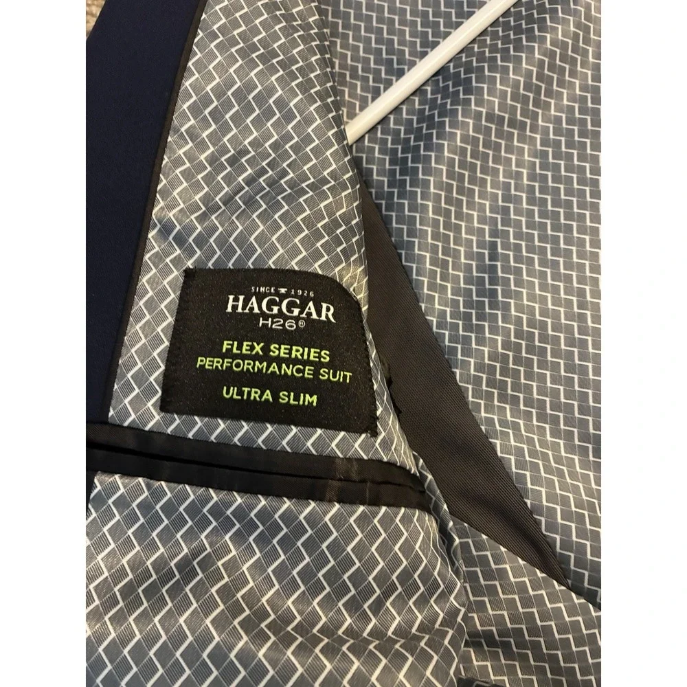 Haggar Slim 365 Lifestyle Active Flex Moisture Wick Performance Suit Navy 36R
